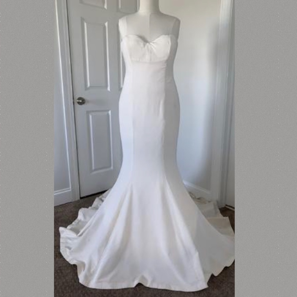 Nicole Miller Dakota Strapless Wedding Gown 10 - Picture 1 of 8